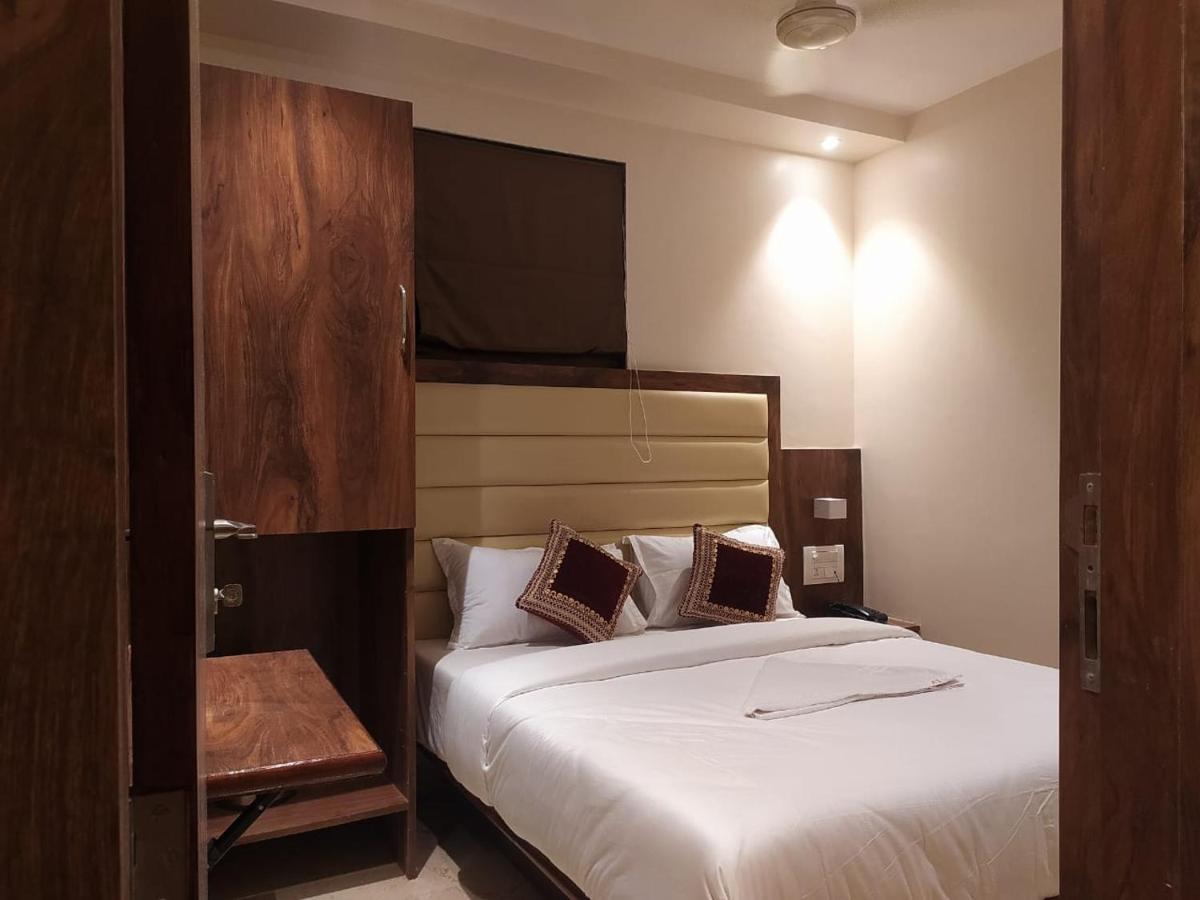 Hotel Adams Inn Near Mumbai Airport Exterior photo